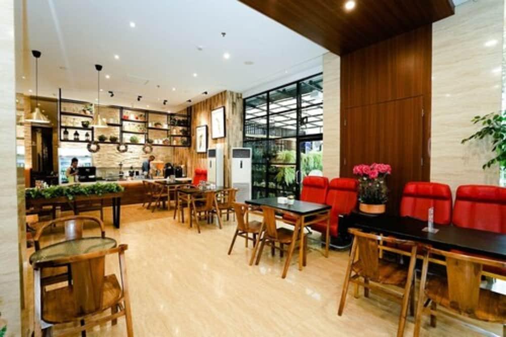 The Batik Hotel Medan Exterior photo